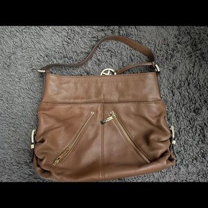 Leather shoulder bag